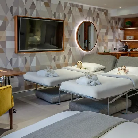 Aztec And 4* Almondsbury
